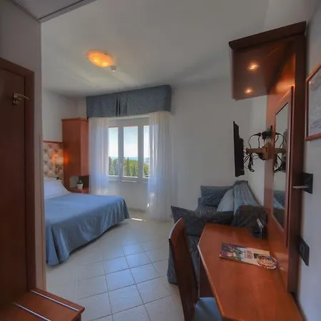 Noris Hotel 3*