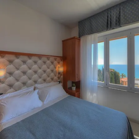 Noris Hotel