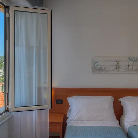 Hotel Noris 3*