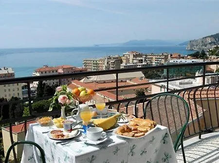 Hotel Noris 3*