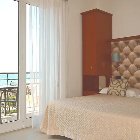 Hotel Noris