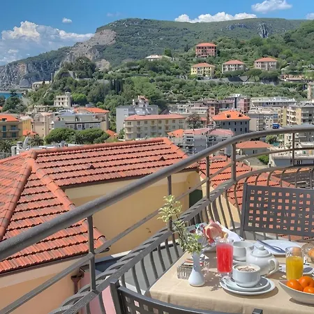 Hotel Noris 3*